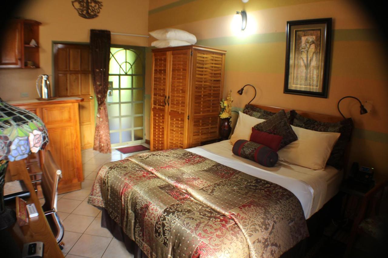 Native Abode Bon Accord Village Exterior foto