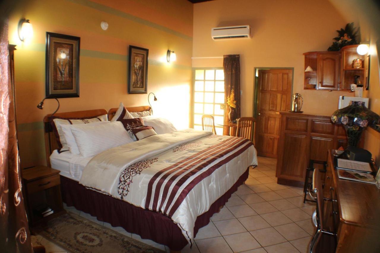 Native Abode Bon Accord Village Exterior foto