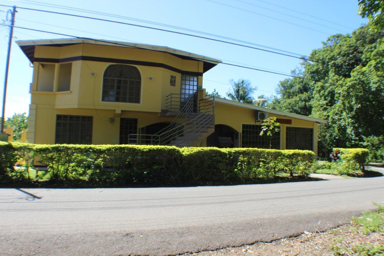 Native Abode Bon Accord Village Exterior foto