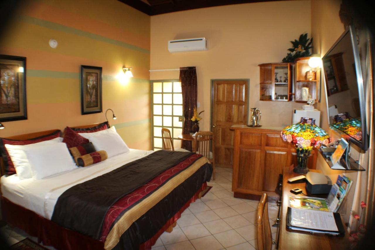 Native Abode Bon Accord Village Exterior foto