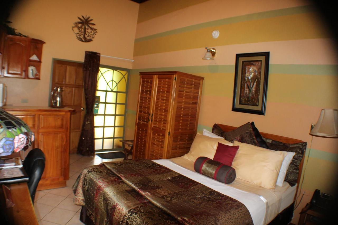 Native Abode Bon Accord Village Exterior foto